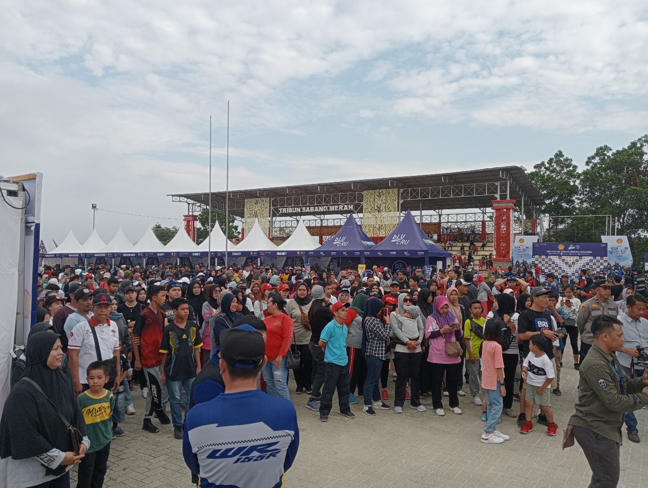 balap ketahanan offroad Yamaha yang untuk pertama kalinya digelar di luar Jawa ini mengundang perhatian tinggi dari publik, komunitas, dan pembalap. FOTO: ISTIMEWA. balap ketahanan offroad Yamaha yang untuk pertama kalinya digelar di luar Jawa ini mengundang perhatian tinggi dari publik, komunitas, dan pembalap. FOTO: ISTIMEWA.