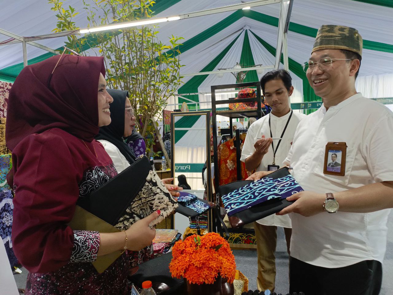 KalaFest 2025 menghadirkan 146 tenant Sharia Expo dengan total penjualan Rp561.653.400. FOTO: GIARTI IBNU LESTARI-KALTIMKECE.ID