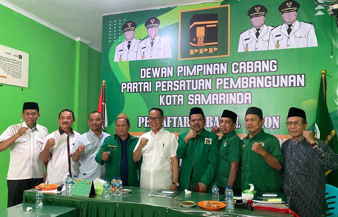 Wawali Samarinda, Rusmadi Wongso, saat mendaftar di DPC PPP Samarinda. FOTO: GIARTI IBNU LESTARI-KALTIMKECE.ID 