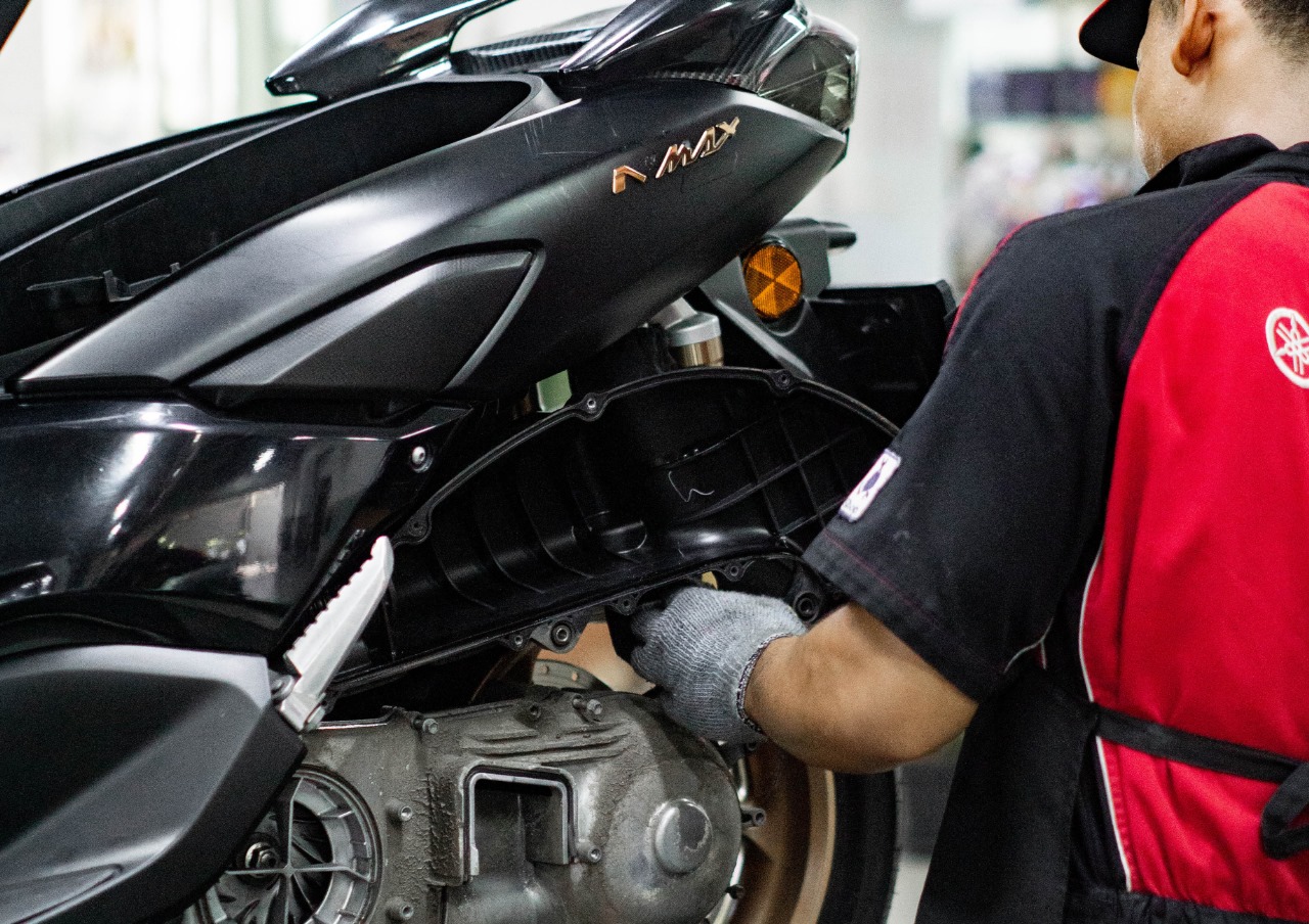 Konsumen Yamaha dapat memastikan sepeda motor mereka dalam kondisi terbaik dengan memercayakan sepeda motor mereka pada bengkel resmi terdekat untuk diservis. FOTO; ISTIMEWA.