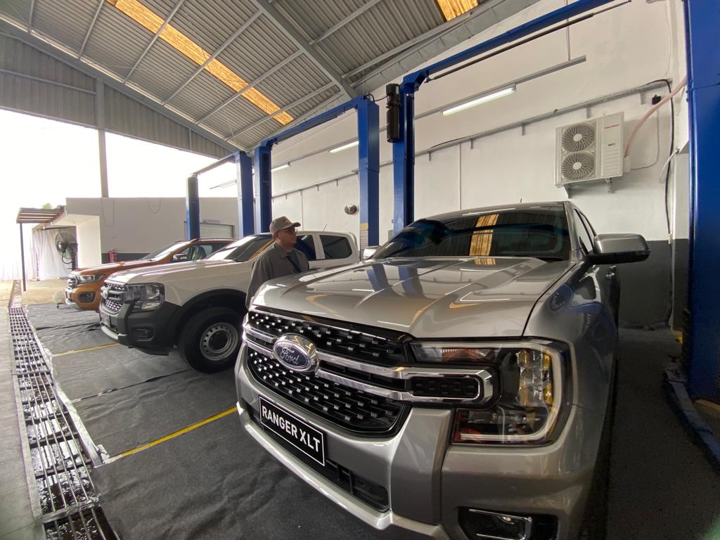 Diler Ford di Samarinda lokasinya di Jalan KH Wahid Hasyim I, Nomor 40, RT 10, Kelurahan Sempaja Selatan, Kecamatan Samarinda Utara. FOTO: GIARTI IBNU LESTARI-KALTIMKECE.ID. 