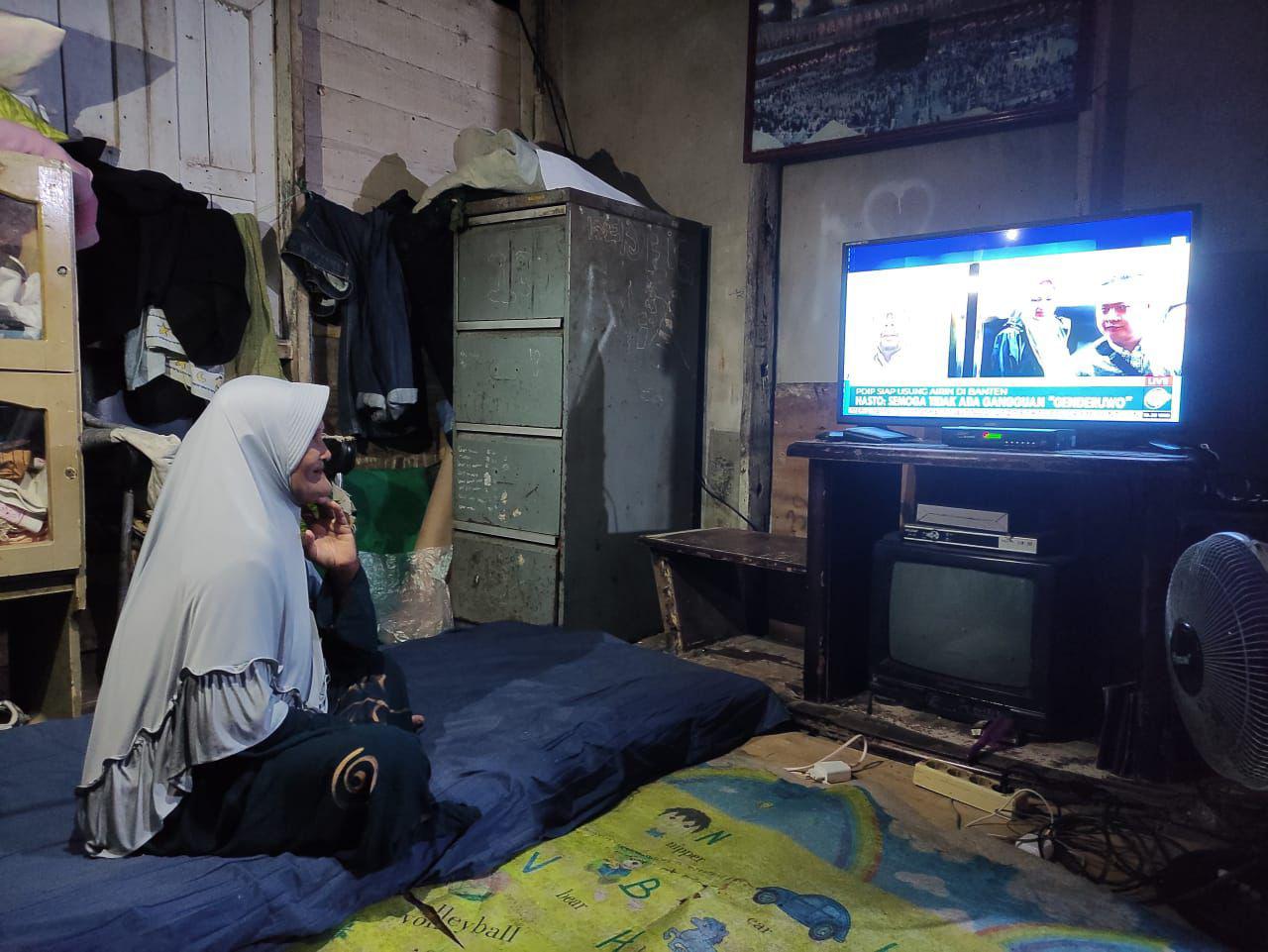 Setelah bertahun-tahun tak menikmati nyala listrik, kini Desa Sukabangun bisa merasakan kehadiran listrik tak hanya di malam hari tapi 24 jam non-stop. FOTO; ISTIMEWA. 
