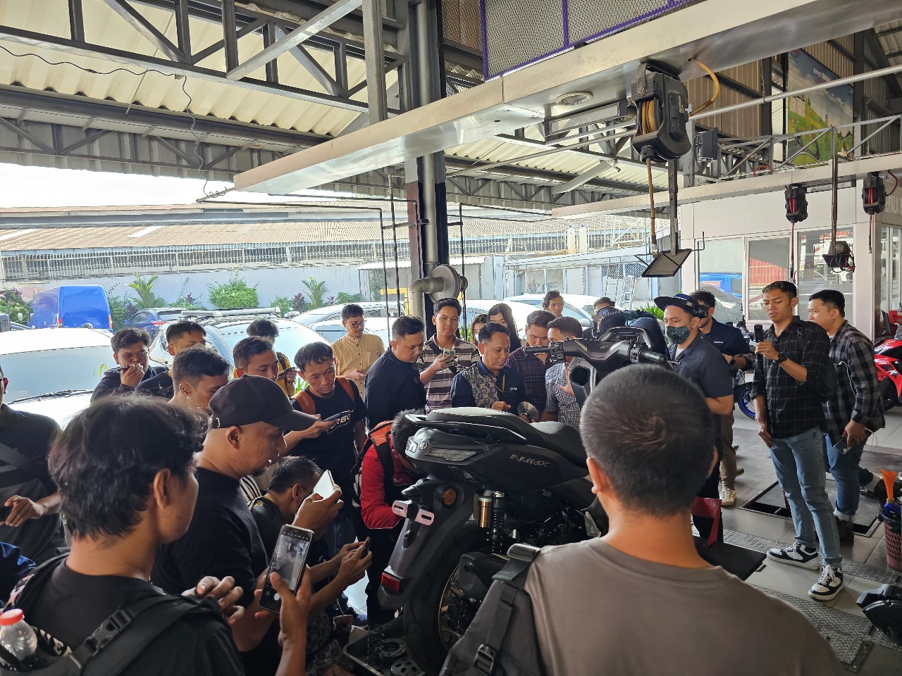 Yamaha pun menggelar kegiatan Media Workshop yang berlangsung pada Jumat, 21 Juni 2024 di Dealer Yamaha Mekar Motor, Cibinong, Jawa Barat. FOTO; ISTIMEWA. 