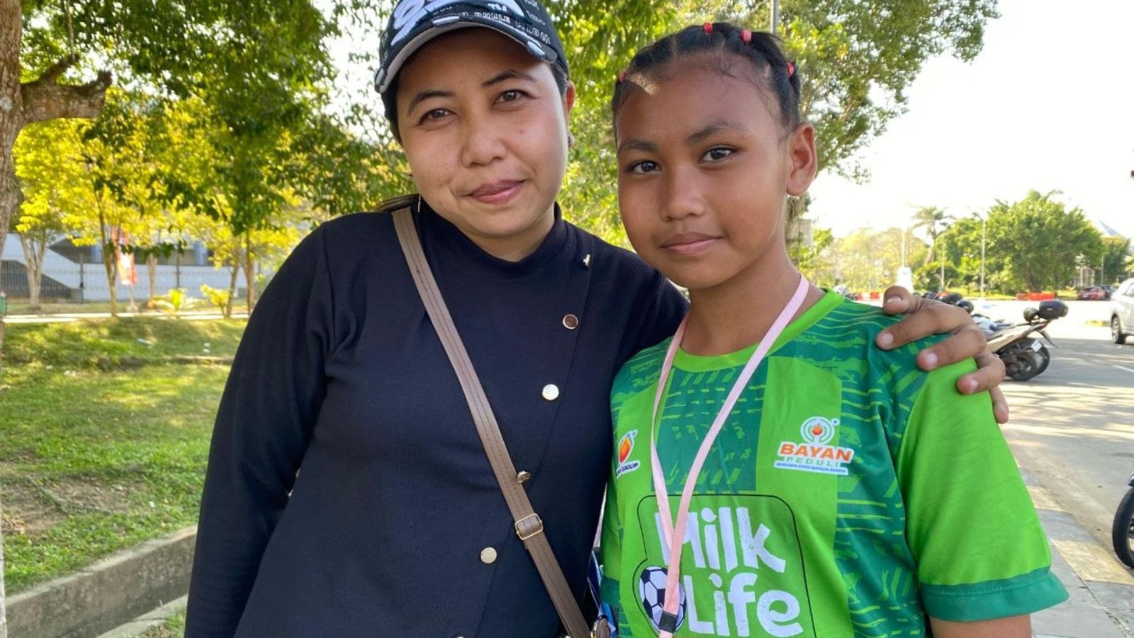 Girana Natasha bersama sang ibu, Isnatalia. FOTO: GIARTI IBNU LESTARI - KALTIMKECE.ID