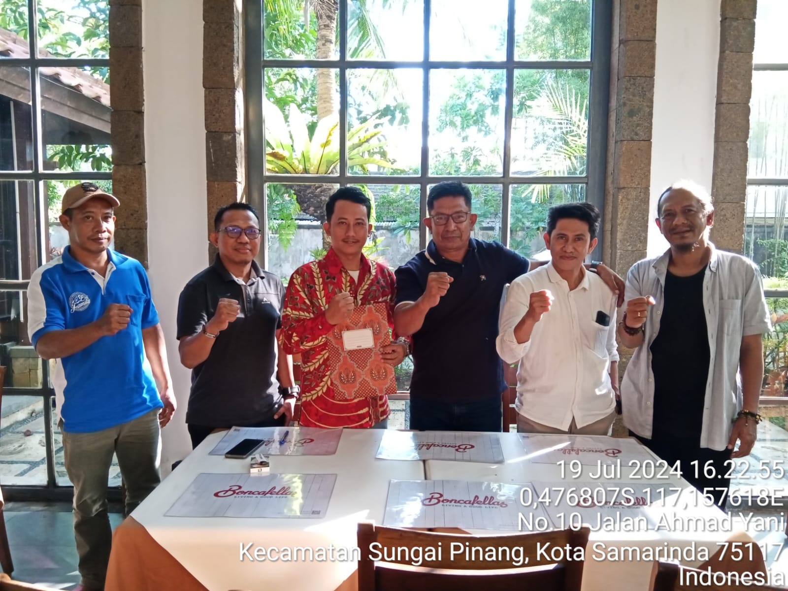 Audensi dengan pihak PT Sentosa Bara Jaya. Secara prinsip mendukung inisiatif Pemerintah Desa Mata Air, utamanya kerjasama areal perlindungan untuk air masyarakat. FOTO; ISTIMEWA. 