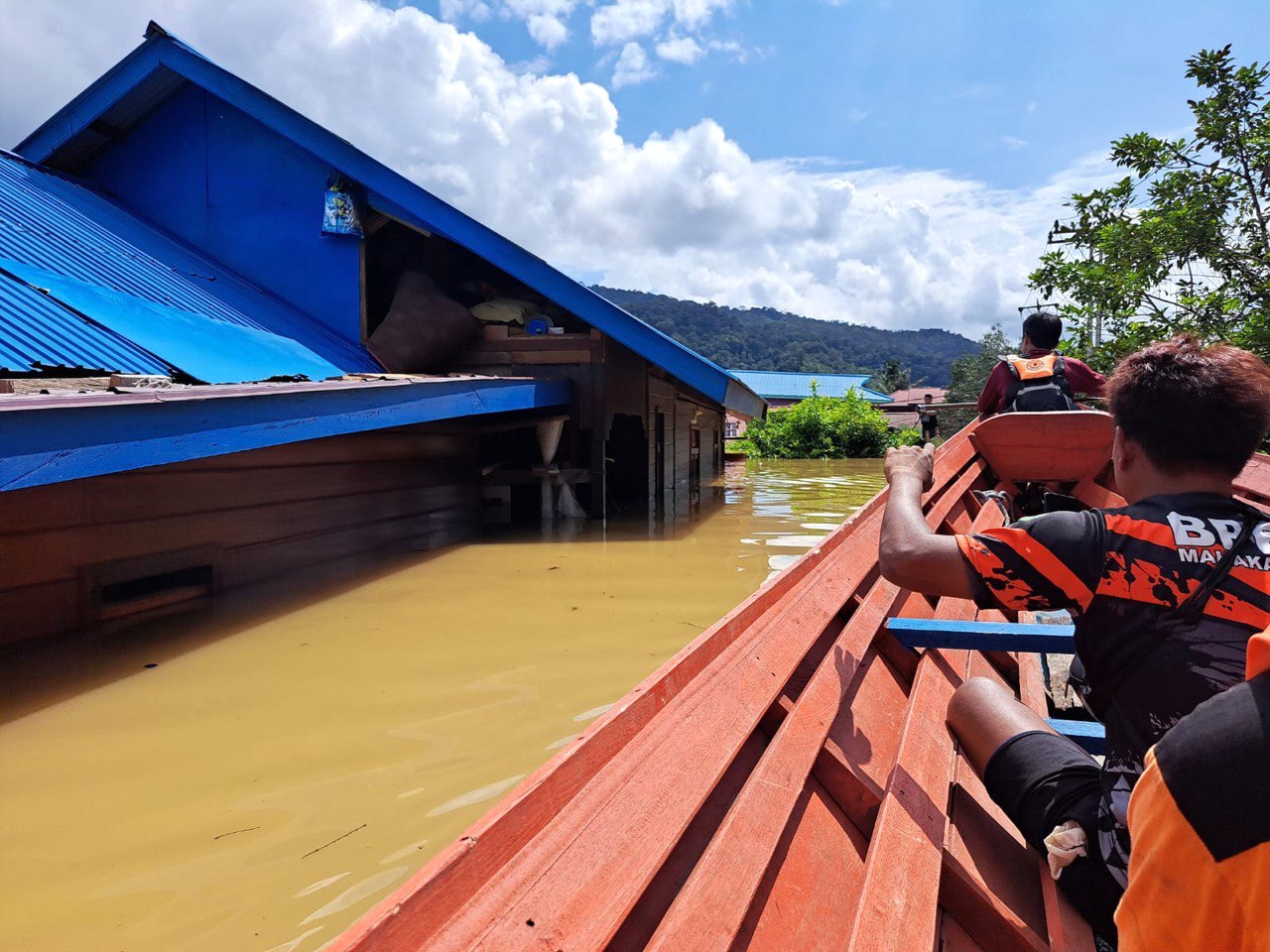 Kondisi banjir di Ujoh Bilang, Kecamatan Long Bagun, Mahulu. FOTO: ISTIMEWA