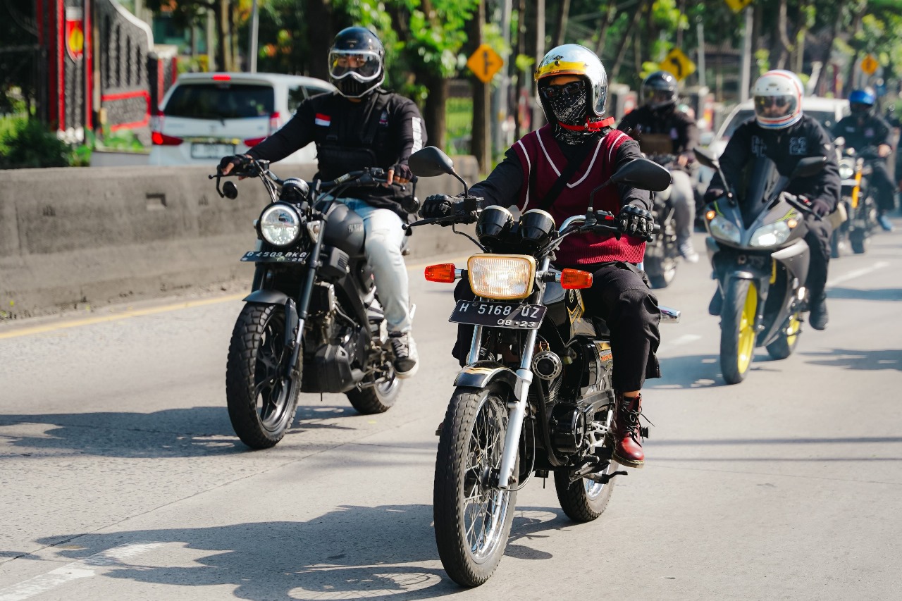 Mengusung konsep fun ride dan bonding, ratusan biker pengguna setia sepeda motor sport Yamaha di masing-masing wilayah berkumpul dan bersinergi. FOTO; ISTIMEWA. 