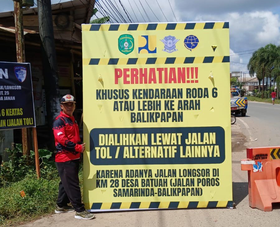 Imbauan untuk kendaraan enam atau lebih supaya melewati jalan tol. FOTO: ISTIMEWA 