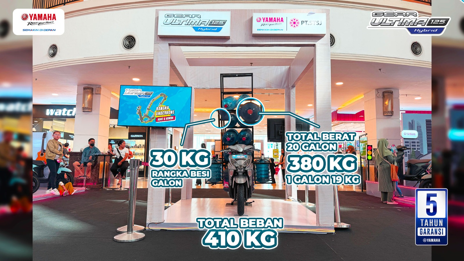Dalam mini launching di Balikpapan, Yamaha kembali menguji ketangguhan sepeda motor ini. FOTO; ISTIMEWA.  