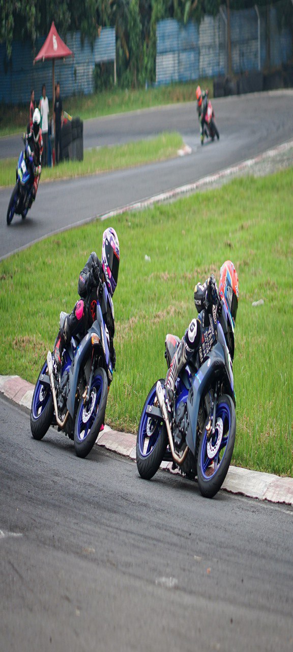 Para pembalap menggunakan MX King 150 untuk kelas road race yang digelar 24 hingga 26 Juli 2023 di Sentul International Karting Circuit, Bogor. FOTO: ISTIMEWA. 