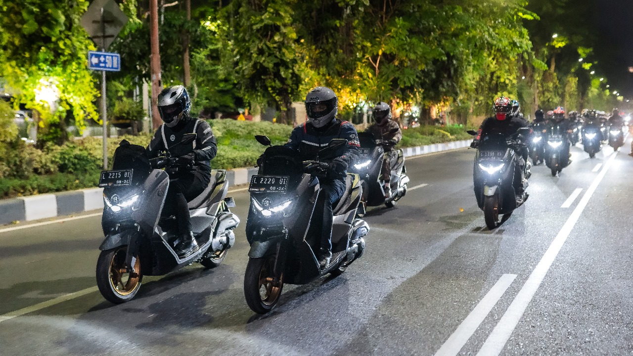 Sistem penerangan pada NMAX TURBO yang sudah menggunakan full LED juga menjadi nilai tambah saat melakukan touring. FOTO; ISTIMEWA. 