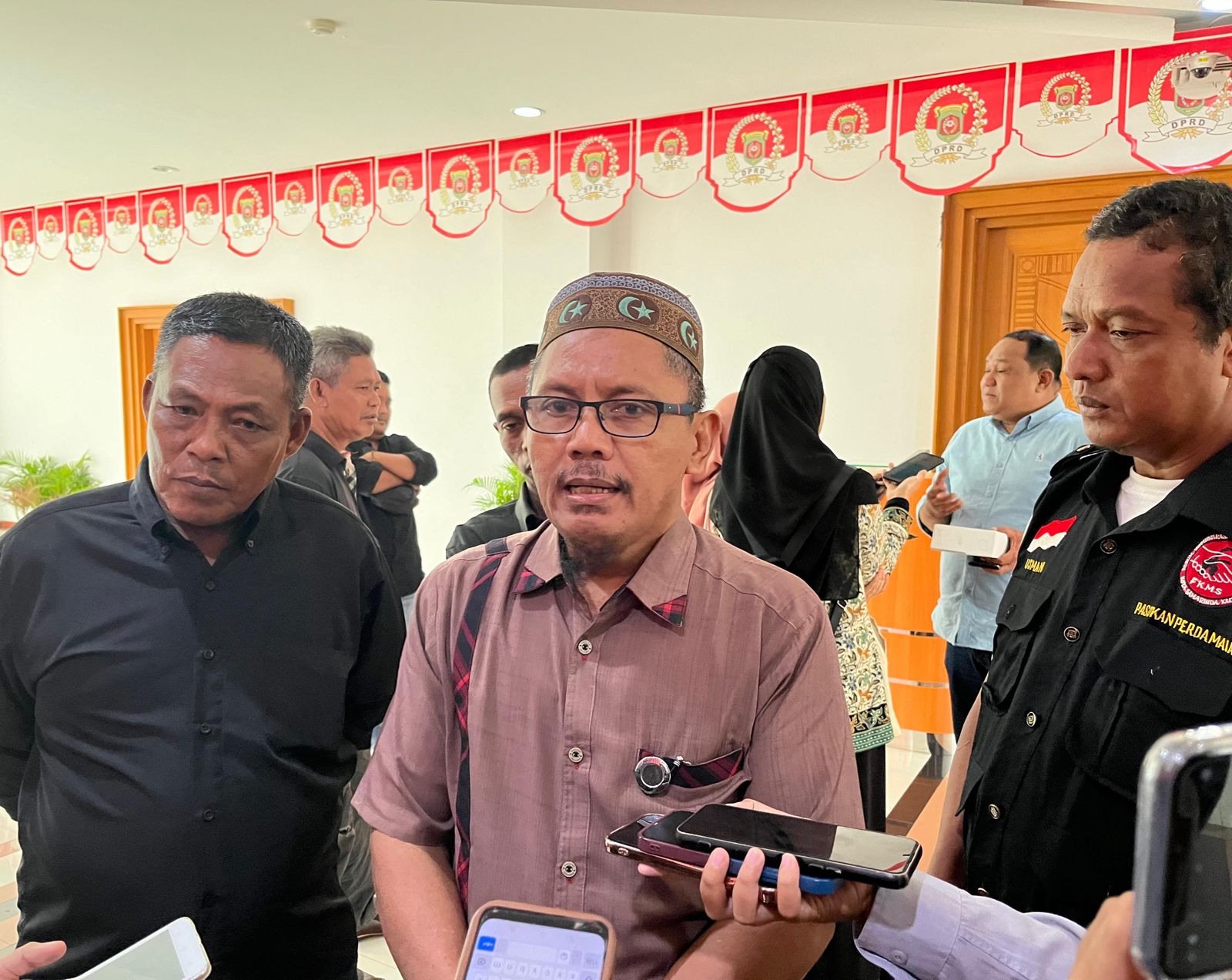 Perwakilan pedagang Pelabuhan Pasar Pagi, Adi Mulyadi. FOTO; LA HAMSAH-KALTIMKECE.ID. 