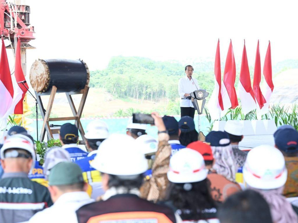 Presiden Joko Widodo memberikan penjelasan dalam peletakan batu pertama tahap keempat di IKN Nusantara, Rabu, 17 Januari 2024. FOTO: SEKRETARIAT PRESIDEN 