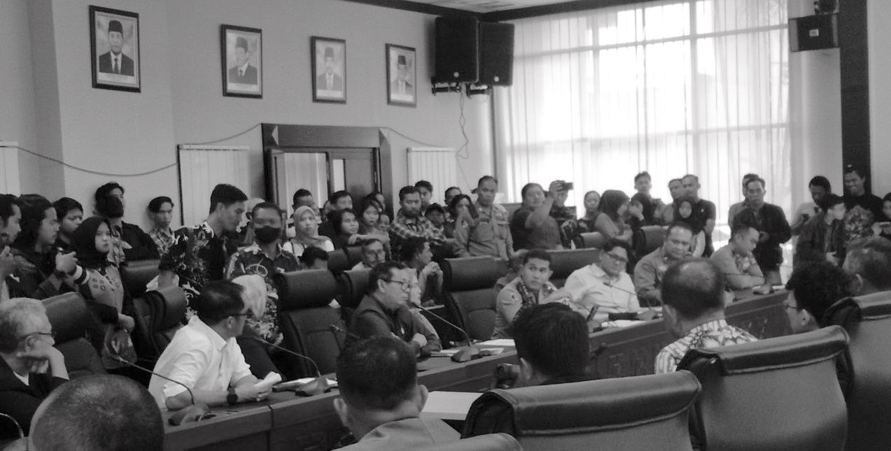 Rapat dengar pendapat di DPRD Kaltim, Kamis, 28 Maret 2024. FOTO: MUHAMMAD AL FATIH-KALTIMKECE.ID