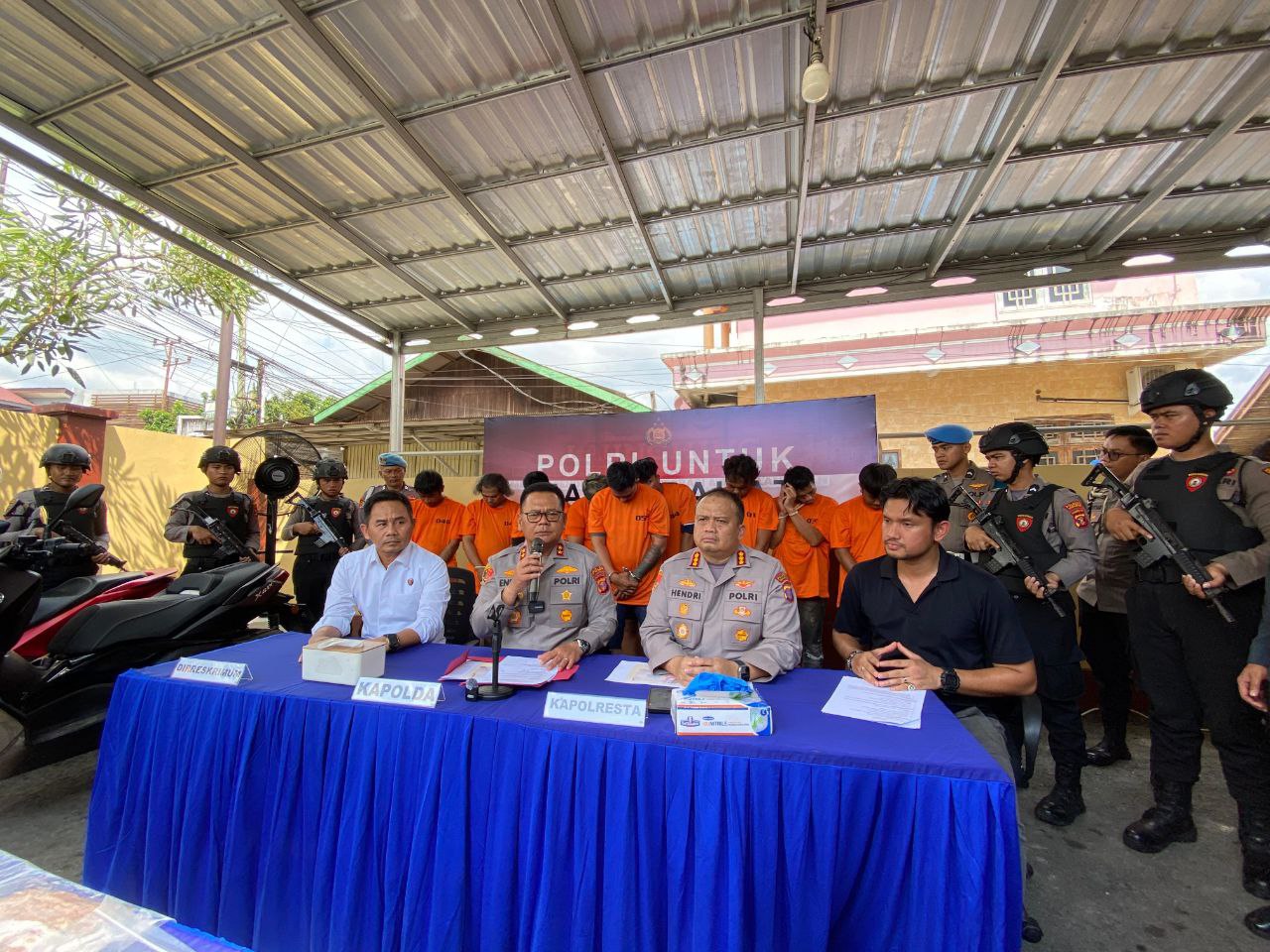 Kapolda Kaltim, Irjen Pol Endar Priantoro, saat membeber kronologis dan motif penembakan di THM, Samarinda, Senin, 5 Mei 2025. FOTO: GIARTI IBNU LESTARI-KALTIMKECE.ID