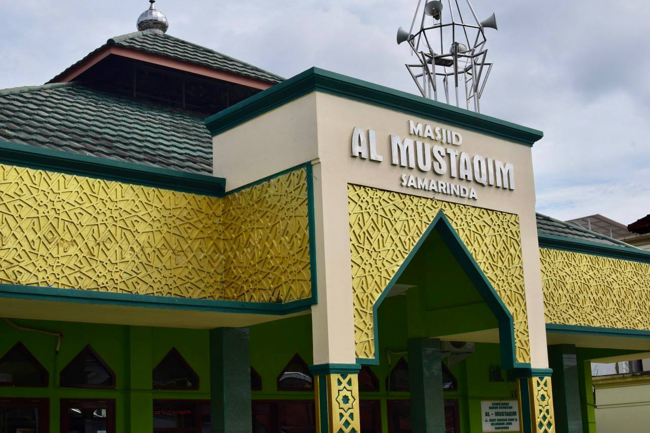 Masjid Al Mustaqim di Jalan Bukit Barisan, Kelurahan Jawa, Samarinda Ulu. Fahri merupakan muazin di masjid ini. FOTO: MUHAMMAD AL FATIH-KALTIMKECE.ID