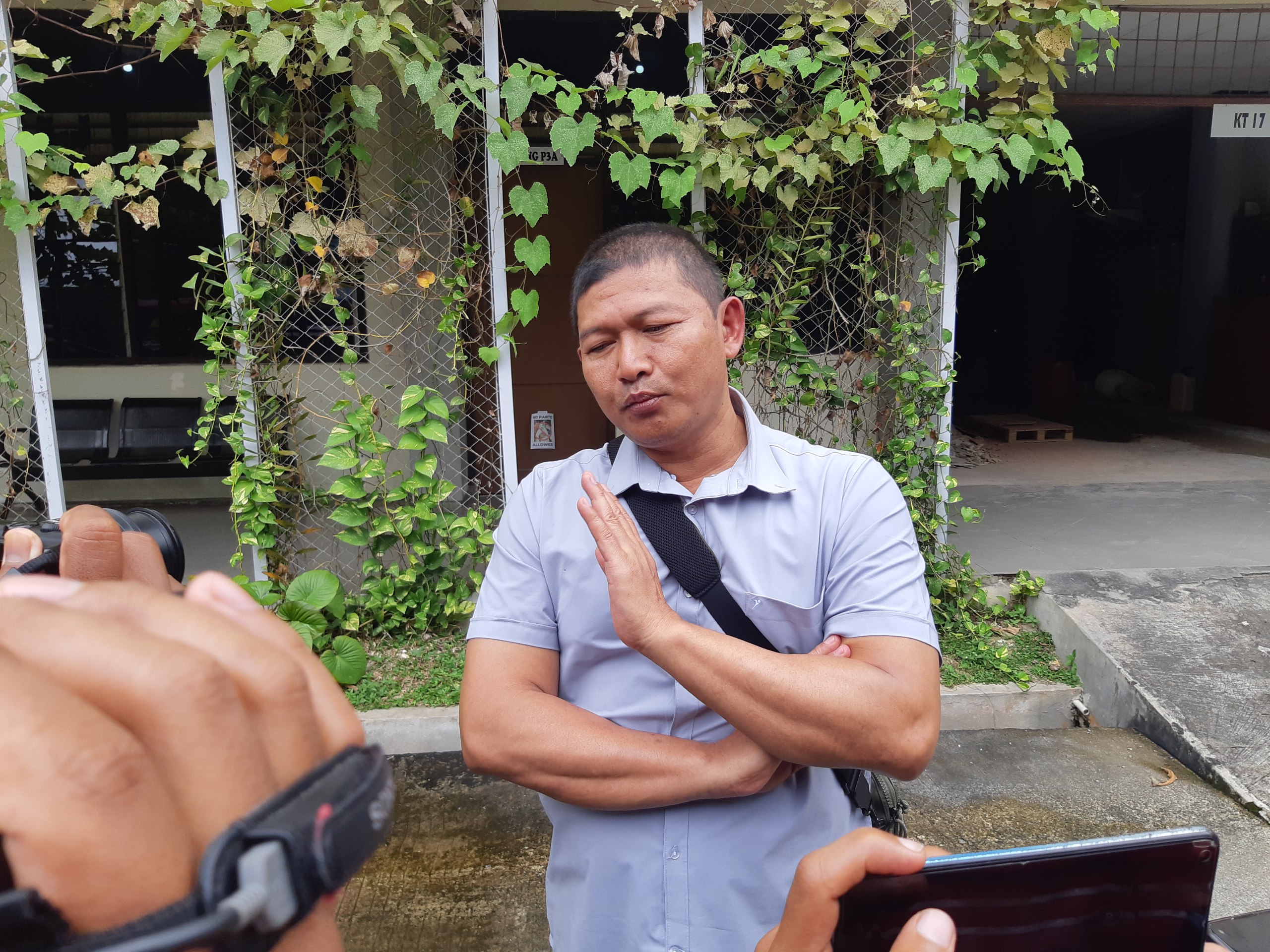 Bambang Sambio, pengelola teknis PT Sinar Kumala Naga dan komisaris PT Hayyu Pratama sebagai salah satu saksi yang diperiksa KPK. FOTO: M AL FATIH-KALTIMKECE.ID