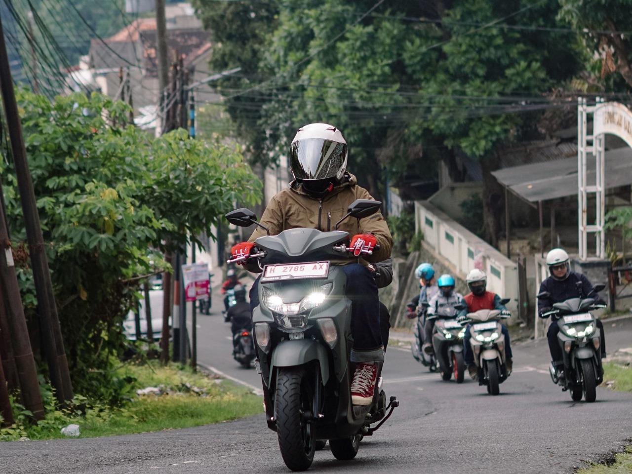 GEAR ULTIMA tersedia dalam dua tipe, yaitu Gear Ultima 125 Hybrid S dengan pilihan warna Silver dan Dark Grey, serta Gear Ultima 125 Hybrid dengan pilihan warna Dull Blue, Sand, Black, dan Red. FOTO; ISTIMEWA. 
