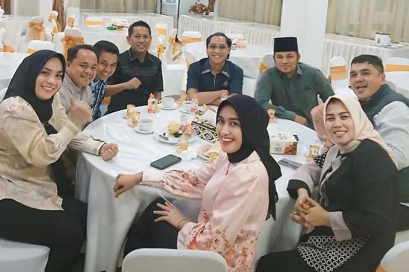 Tangkapan layar pertemuan antara delapan anggota DPRD Kutim dan Gubernur Kaltim Rudy Mas'ud di Samarinda pada Jumat, 18 April 2025. FOTO: ISTIMEWA