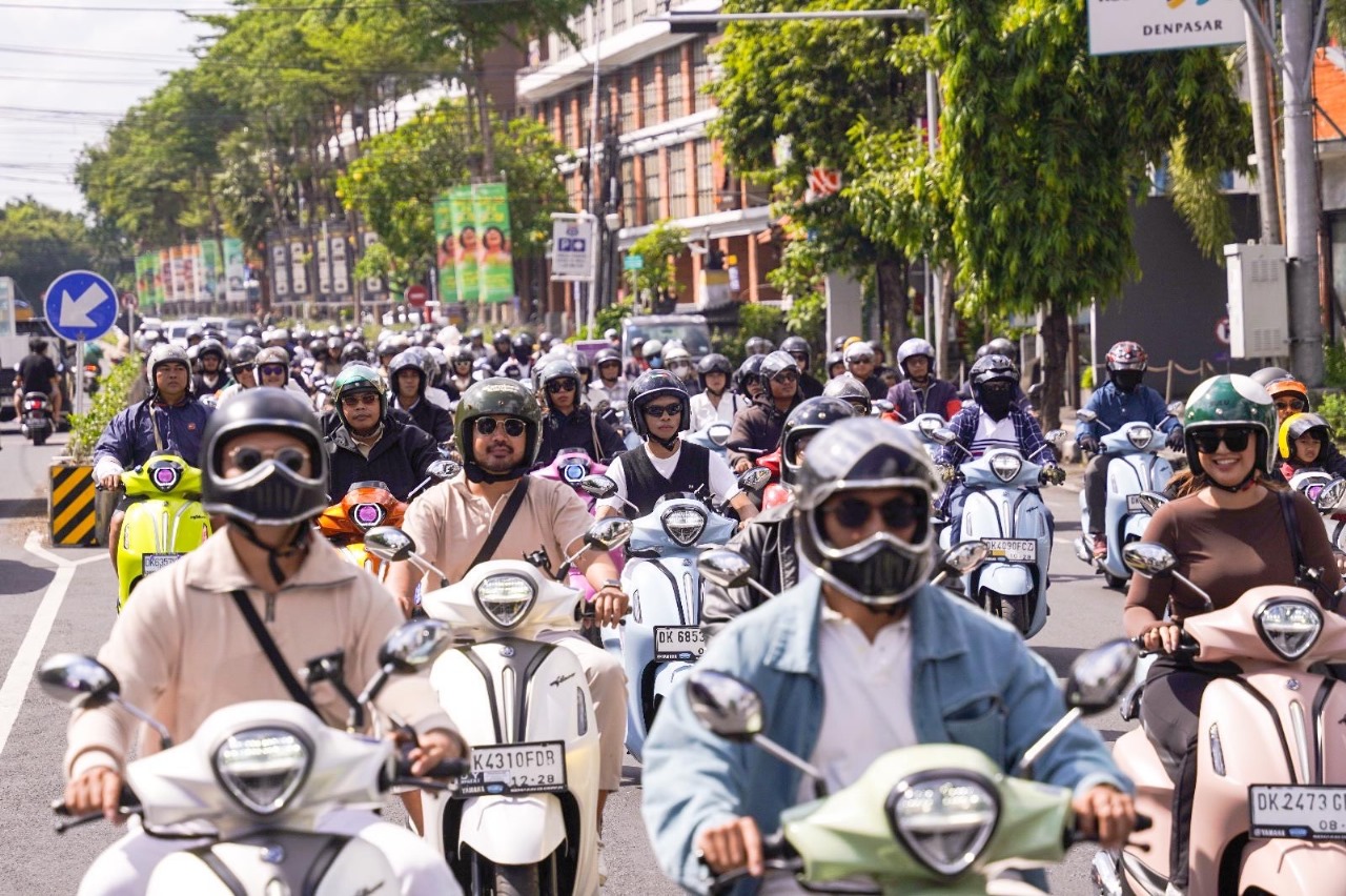 Sejalan dengan tema Sporty Elegant and Stylish, para peserta tampil kompak dengan dresscode berwarna putih, beige, dan hijau, warna-warna yang sedang tren di kalangan muda dan nyaman untuk aktivitas olahraga. FOTO; ISTIMEWA. 