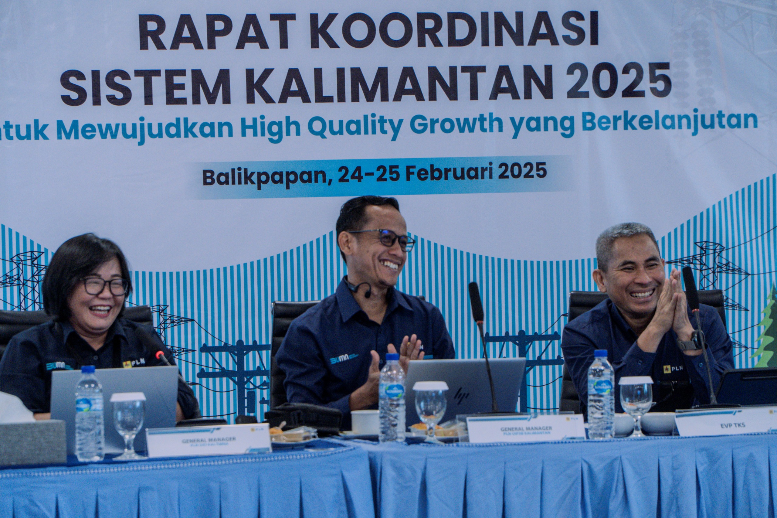 Erwin Ansori, Executive Vice President (EVP) Transmisi Kalimantan, Sulawesi, Sumatera, Papua dan Nusa Tenggara (kanan), yang turut hadir pada kesempatan tersebut juga mengapresiasi inisiatif strategis yang digawangi oleh UIP3B Kalimantan ini. FOTO: ISTIMEWA. 