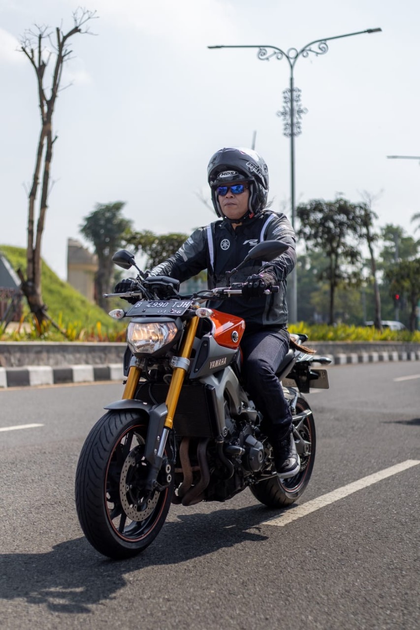 Daulat Budaya Nusantara bekerjasama dengan Yamaha, menampilkan pengendara tunggal, Achmad Ibnu Wibowo atau yang dikenal dengan Gus Paox Iben. FOTO; ISTIMEWA. 