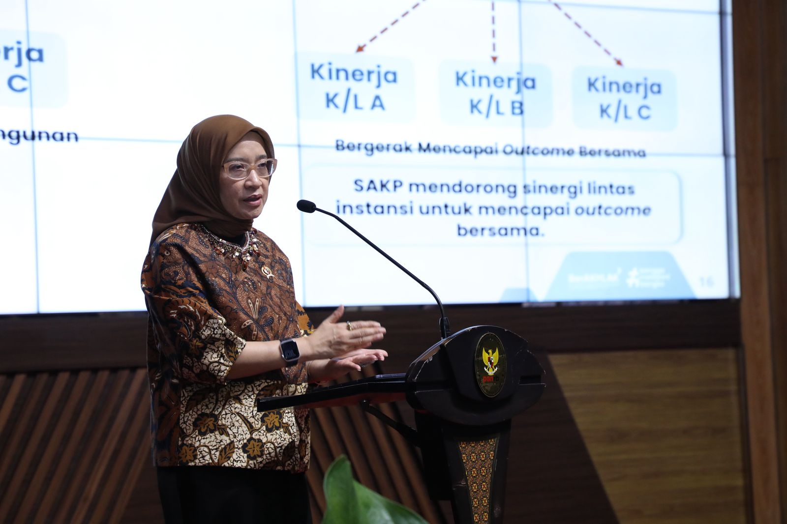 Menteri PANRB, Rini Widyantini. FOTO; PROKOPIM BERAU FOR KALTIMKECE.ID