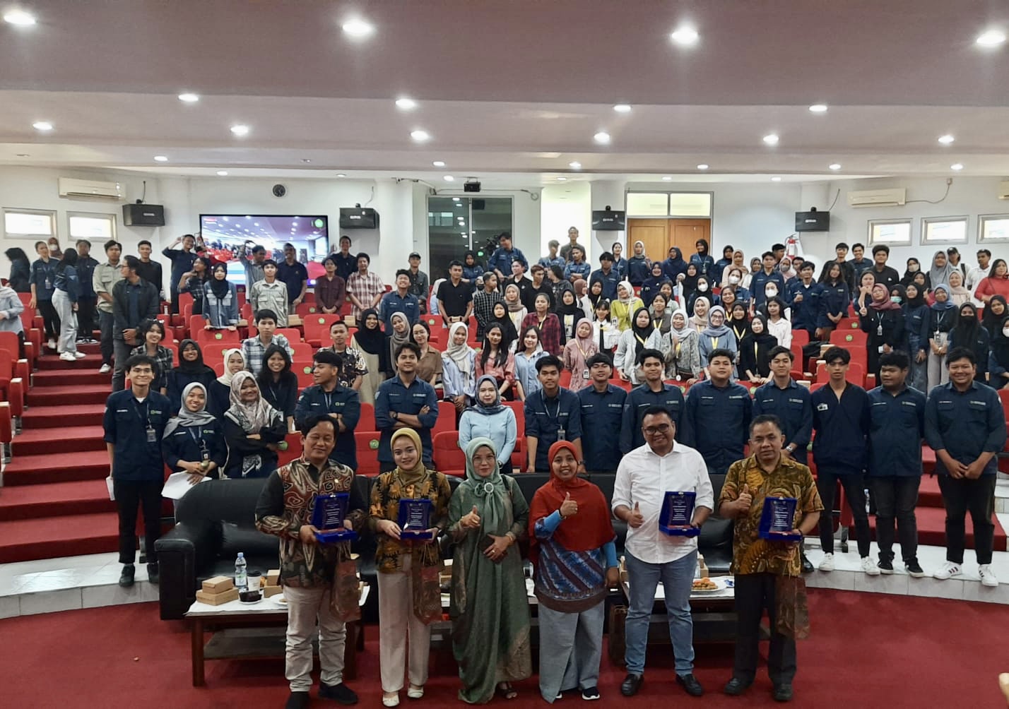 Seminar nasional yang digelar Himpunan Mahasiswa Teknik Industri, Fakultas Teknik, Universitas Mulawarman. FOTO: NALENDRO PRIAMBODO-KALTIMKECE.ID