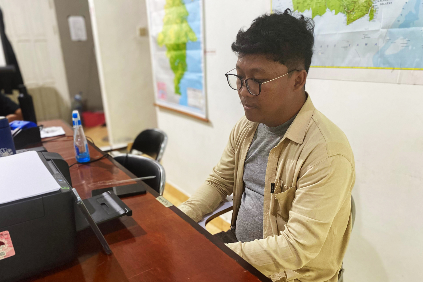 Junaidi Arifin saat mengikuti sidang KIP secara daring dari Sangatta, 29 April 2025. FOTO: CONY HARSENO-KALTIMKECE.ID
