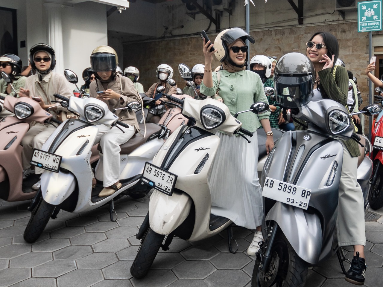 Berkat desainnya yang unik dan timeless, menyerupai skutik retro klasik namun tetap modern dengan sistem pencahayaan full LED. FOTO; ISTIMEWA. 