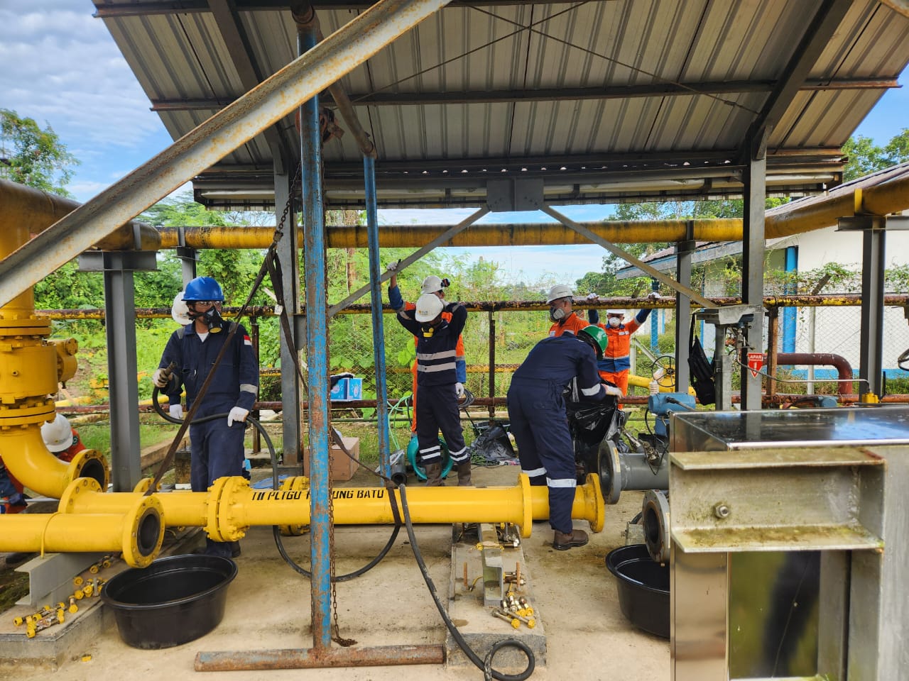 Kegiatan zero flow rate di fasilitas pipa gas Tanjung Batu dilaksanakan tanpa mengganggu pasokan listrik ke pelanggan. FOTO; ISTIMEWA. Kegiatan zero flow rate di fasilitas pipa gas Tanjung Batu dilaksanakan tanpa mengganggu pasokan listrik ke pelanggan. FOTO; ISTIMEWA.