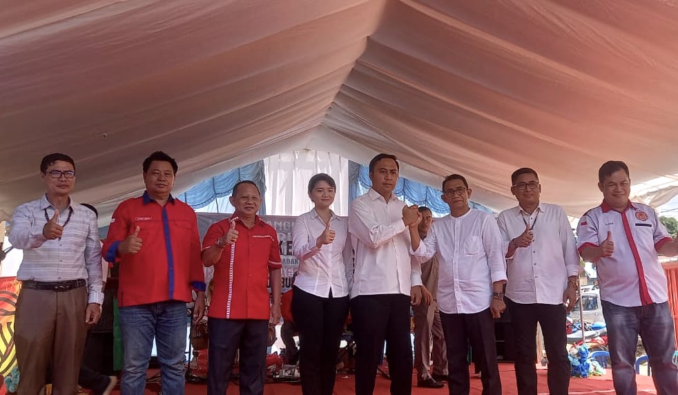 Deklarasi pasangan FENA yang siap maju di Pemilihan Bupati Kutai Barat 2024. FOTO: KORNELIUS-KALTIMKECE.ID 