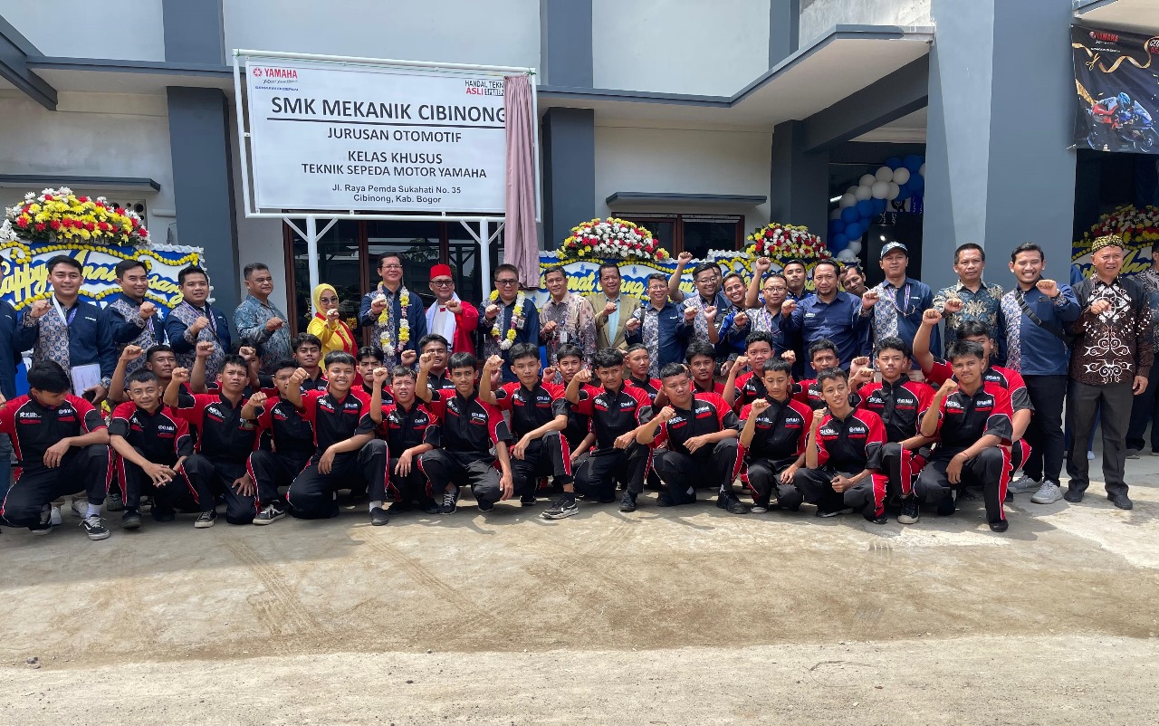 Salah satu program YIMM adalah SMK Binaan Yamaha yang bertujuan mempersiapkan siswa dengan keterampilan dan pengetahuan yang relevan dengan kebutuhan industri sepeda motor. FOTO; ISTIMEWA. 