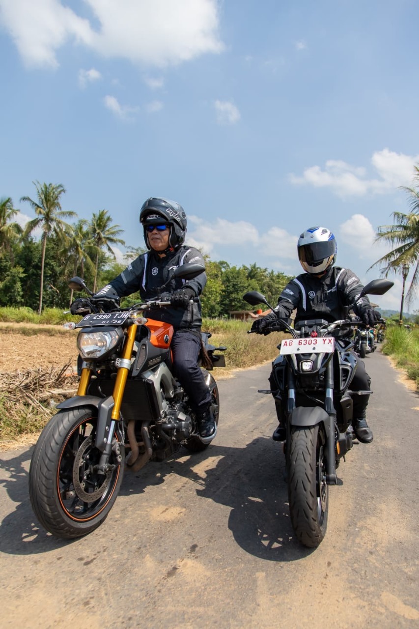 Kualitas sepeda motor adventure line up MT Family itu akan menemani petualangan Gus Paox Iben mengantarkannya sampai Berlin. FOTO; ISTIMEWA. 