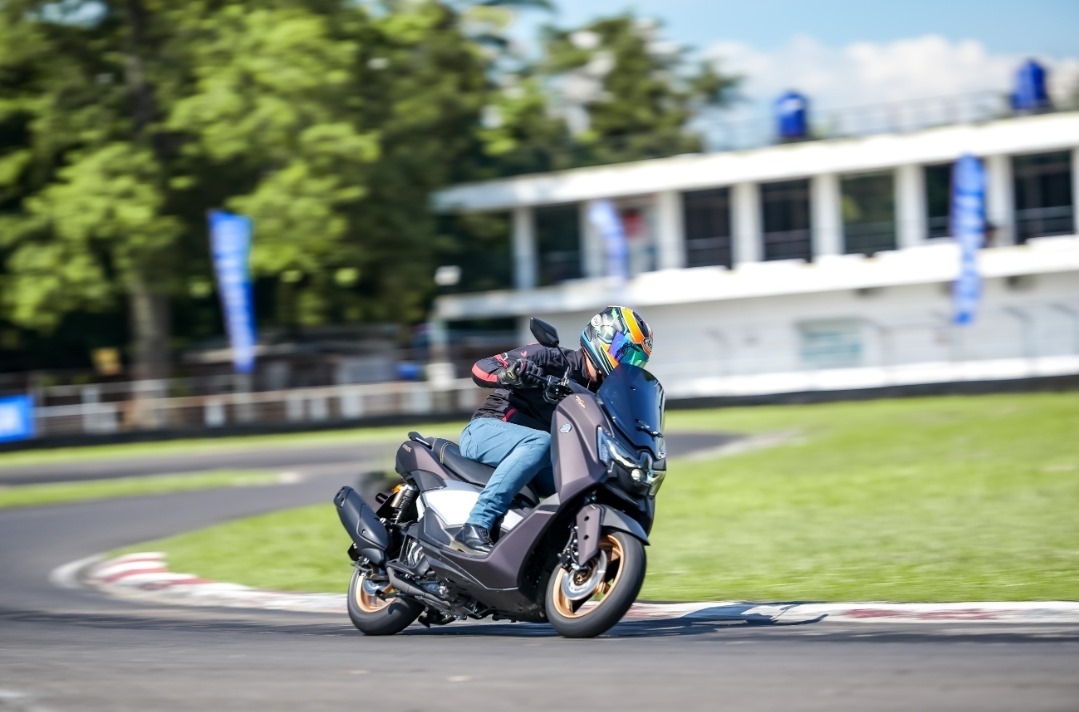 Awak media juga dibekali cara pengoperasian fitur Riding Mode dan juga Y-Shift agar pengendara bisa mendapatkan pengalaman riding yang lebih optimal saat berakselerasi di lintasan sirkuit. FOTO; ISTIMEWA. 
