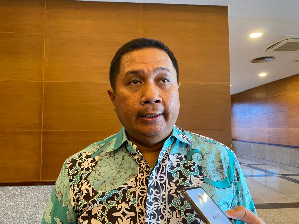 Kepala OJK Kaltim, Made Yoga Sudharma. FOTO: GIARTI IBNU LESTARI-KALTIMKECE.ID. 