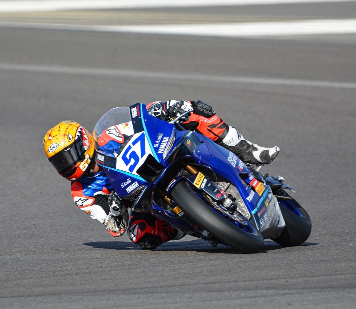 Aldi Satya Mahendra juga semakin familiar dengan sepeda motor R9 dan beradaptasi dengan gaya berkendara yang sesuai. FOTO; ISTIMEWA. 