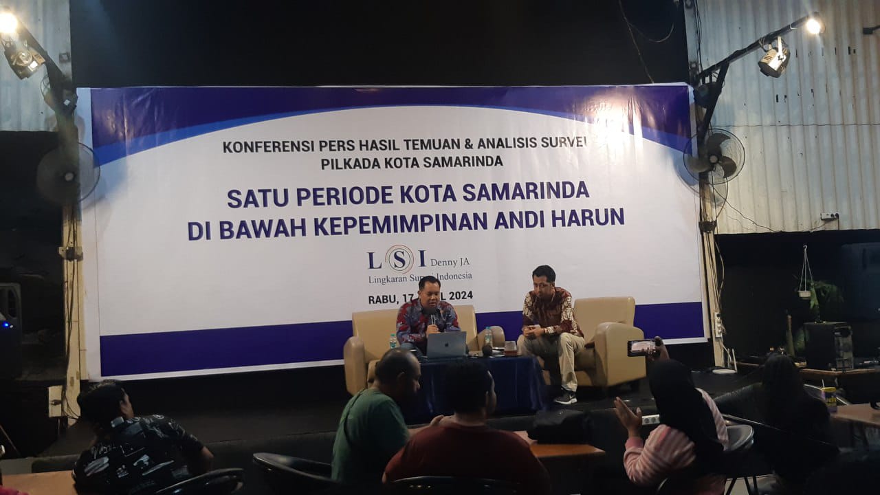 Peneliti LSI Denny JA, Fadhli Fakhri Fauzi (kiri). Dokumentasi: MUHAMMAD AL FATIH-KALTIMKECE.ID Peneliti LSI Denny JA, Fadhli Fakhri Fauzi (kiri). Dokumentasi: MUHAMMAD AL FATIH-KALTIMKECE.ID