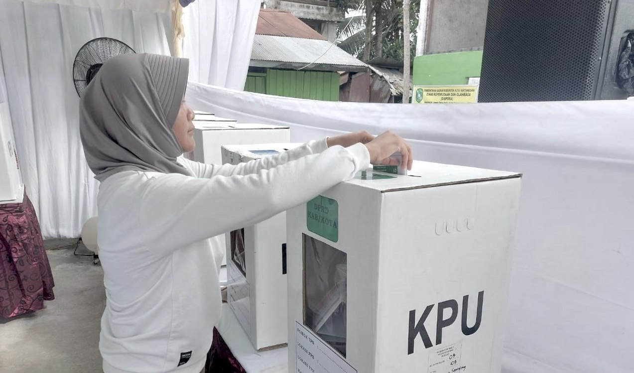 Suasana pemungutan suara di Tenggarong, Kutai Kartanegara. FOTO: ALDI BUDIARIS-KALTIMKECE.ID