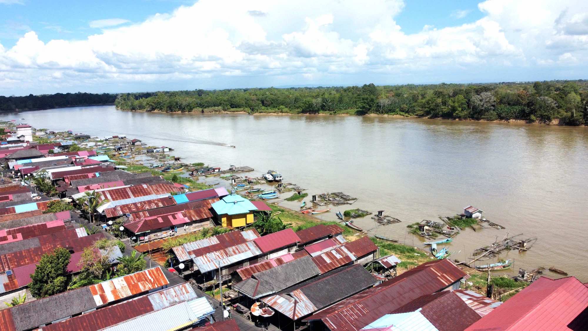 Permukiman Kampung Minta di Kecamatan Penyinggahan, Kutai Barat. Terletak di antara Sungai Mahakam dan Danau Melintang. FOTO: MUHIBAR SOBARY ARDAN-KALTIMKECE.ID