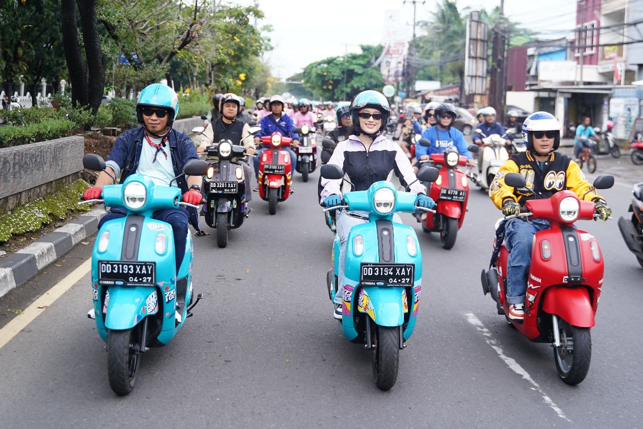 City touring dimeriahkan ratusan anak muda pengguna Fazzio Hybrid dari berbagai daerah di kota Makassar. FOTO; ISTIMEWA. 