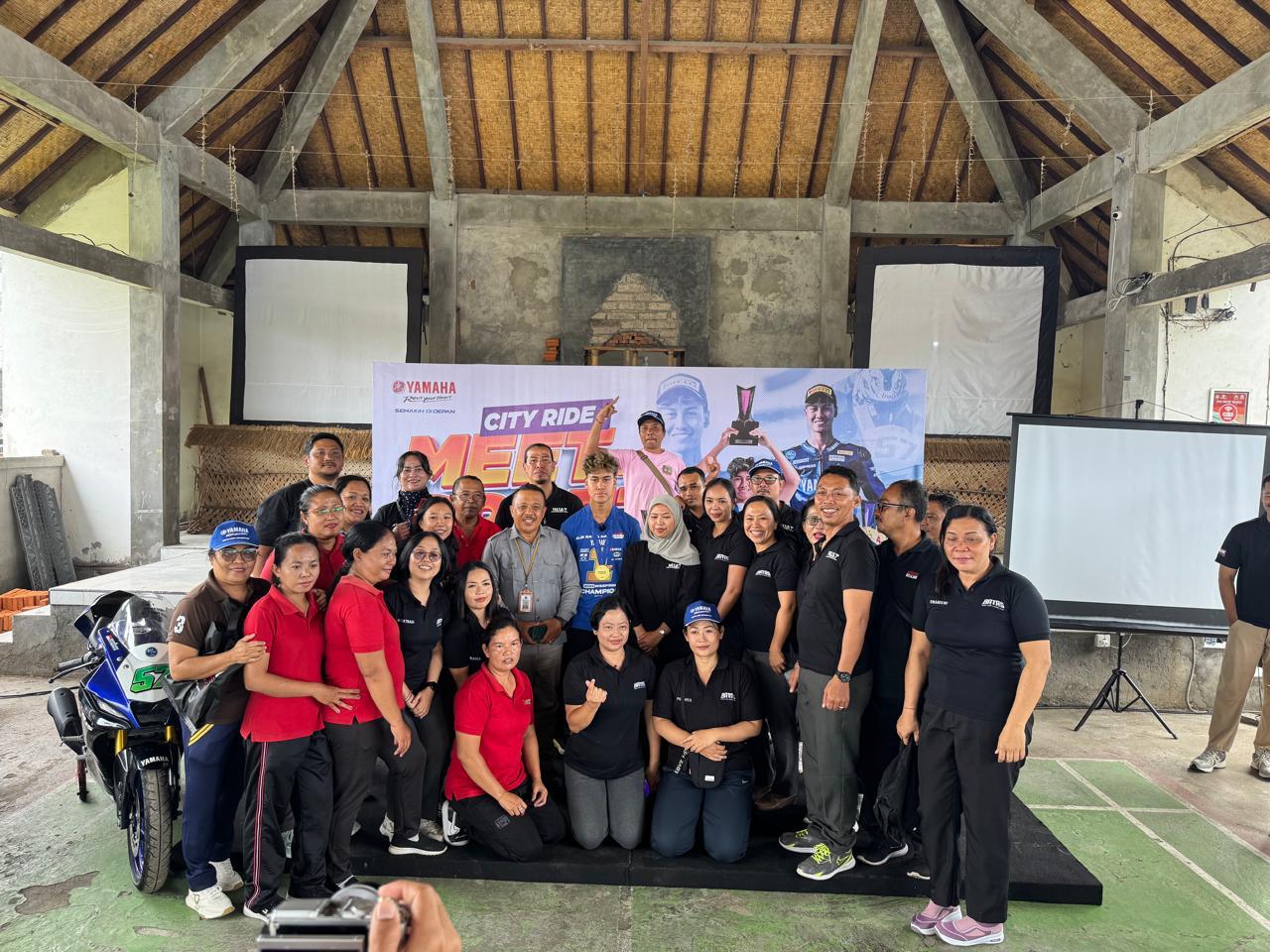 Aldi Satya Mahendra, Rider binaan Yamaha Racing Indonesia (YRI) ini membagikan nilai-nilai positif dari kegigihannya kepada anak-anak muda. FOTO; ISTIMEWA. 